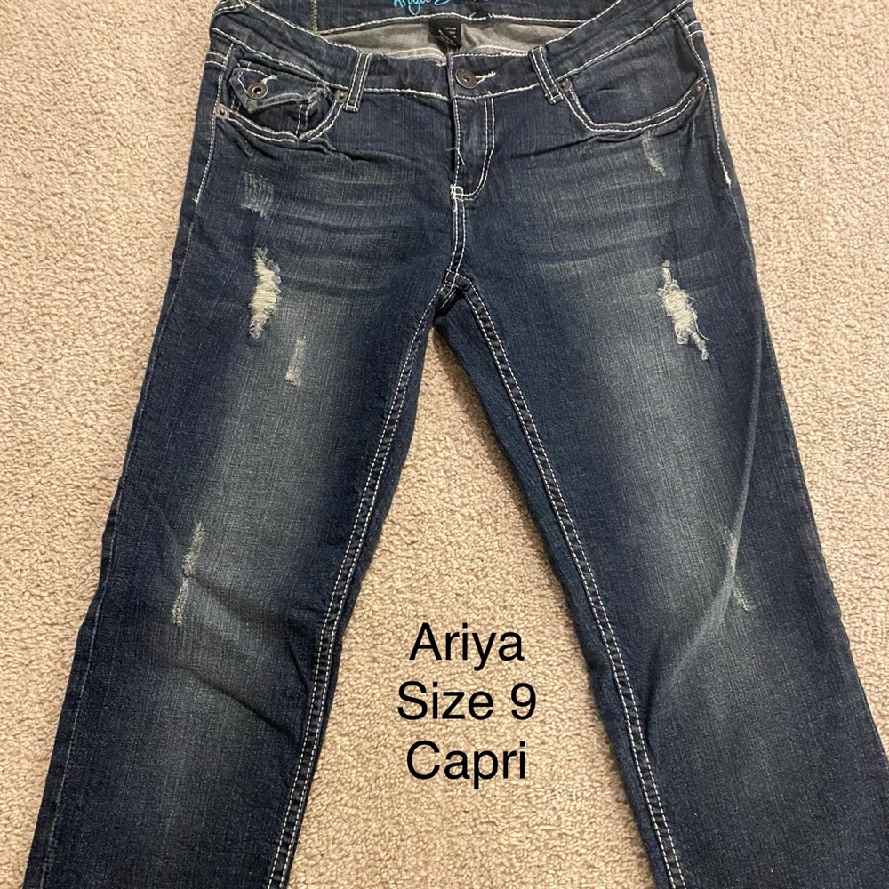 Ariya Capris